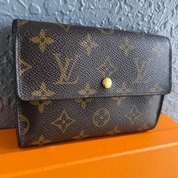 Louis Vuitton Portefeuille Tresor Etui Papiers Porte Tresor Etui Papier Wallet